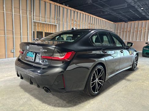 Used 2023 BMW 330i xDrive Sedan w/ M Sport Package AWD/4WD image 5