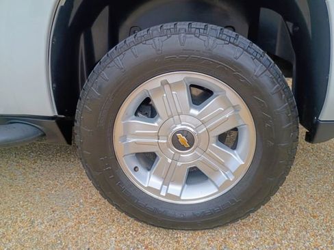 Used 2014 Chevrolet Tahoe LT w/ Suspension Package, Off-Road image 17