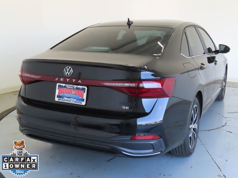 Used 2025 Volkswagen Jetta SE image 4