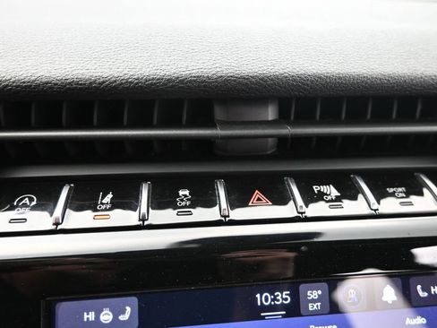 Used 2023 Jeep Grand Cherokee L Laredo image 22