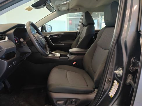 Used 2023 Toyota RAV4 XLE image 9
