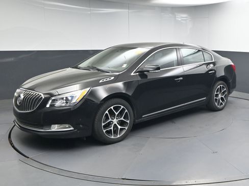 Used 2016 Buick LaCrosse Sport Touring image 4