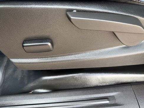 Used 2022 Chevrolet Colorado LT w/ Fleet Safety Package image 16