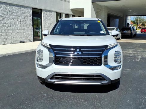 New 2026 Mitsubishi Outlander SE image 8