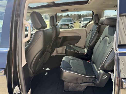 Used 2021 Chrysler Pacifica Limited w/ Premium & Safety Sphere Group AWD/4WD image 6
