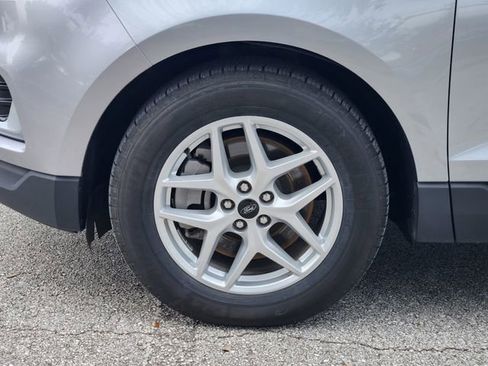 Used 2024 Ford Edge SEL image 8