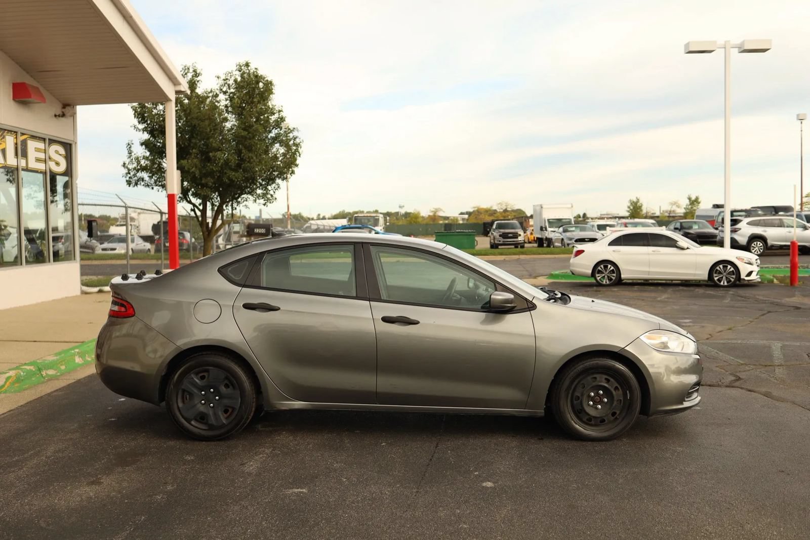 Used 2013 Dodge Dart SE w/ Value Group FWD image 4