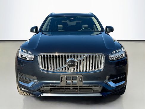 Used 2024 Volvo XC90 B5 Core w/ Climate Package image 8