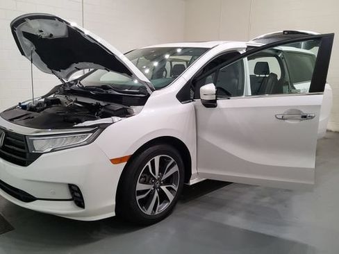 Used 2023 Honda Odyssey Touring image 9