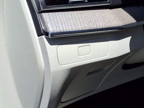 Used 2023 Volvo XC90 B6 Plus w/ Protection Package AWD/4WD image 11