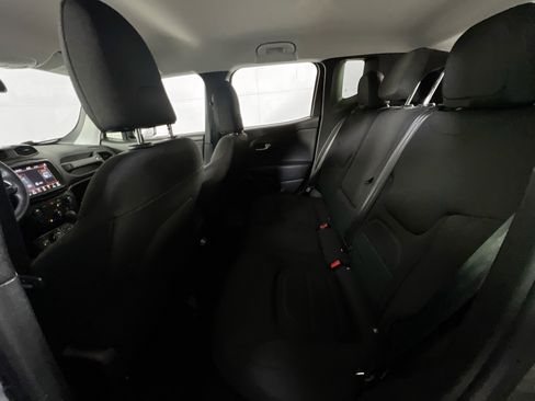 Used 2022 Jeep Renegade Latitude w/ Convenience Group image 24