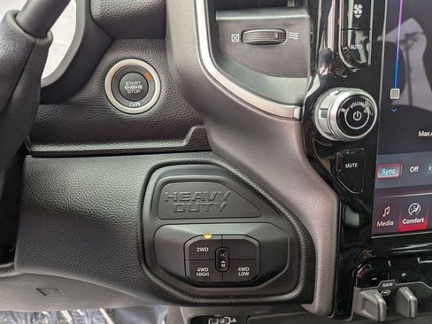 Used 2026 RAM 2500 Big Horn AWD/4WD image 19