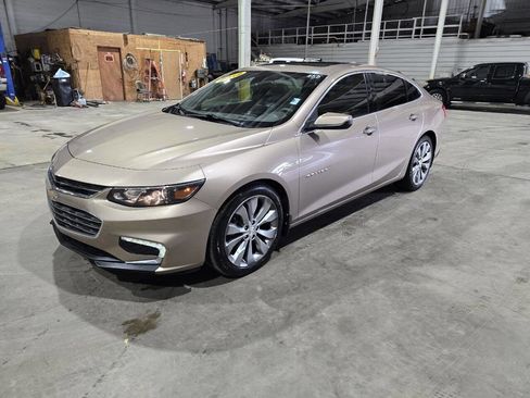 Used 2018 Chevrolet Malibu Premier w/ Premier Sun and Wheel Package image 2