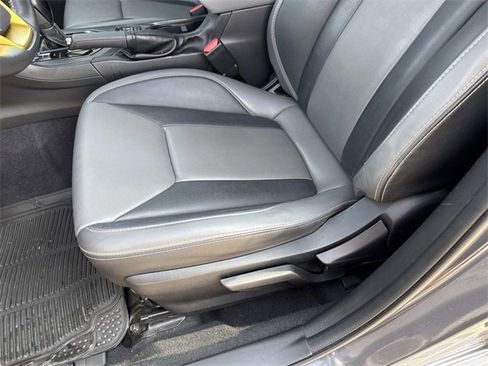 Used 2022 Subaru Crosstrek 2.5i Sport w/ Moonroof Package image 14