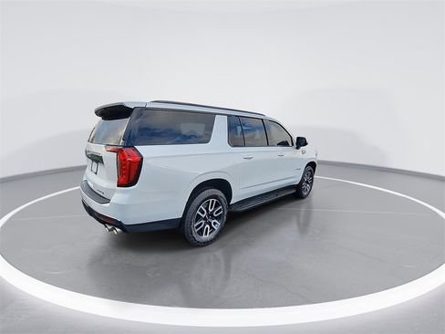 Used 2023 GMC Yukon XL AT4 image 8