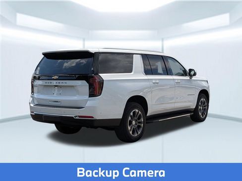 Used 2026 Chevrolet Suburban LS RWD image 7