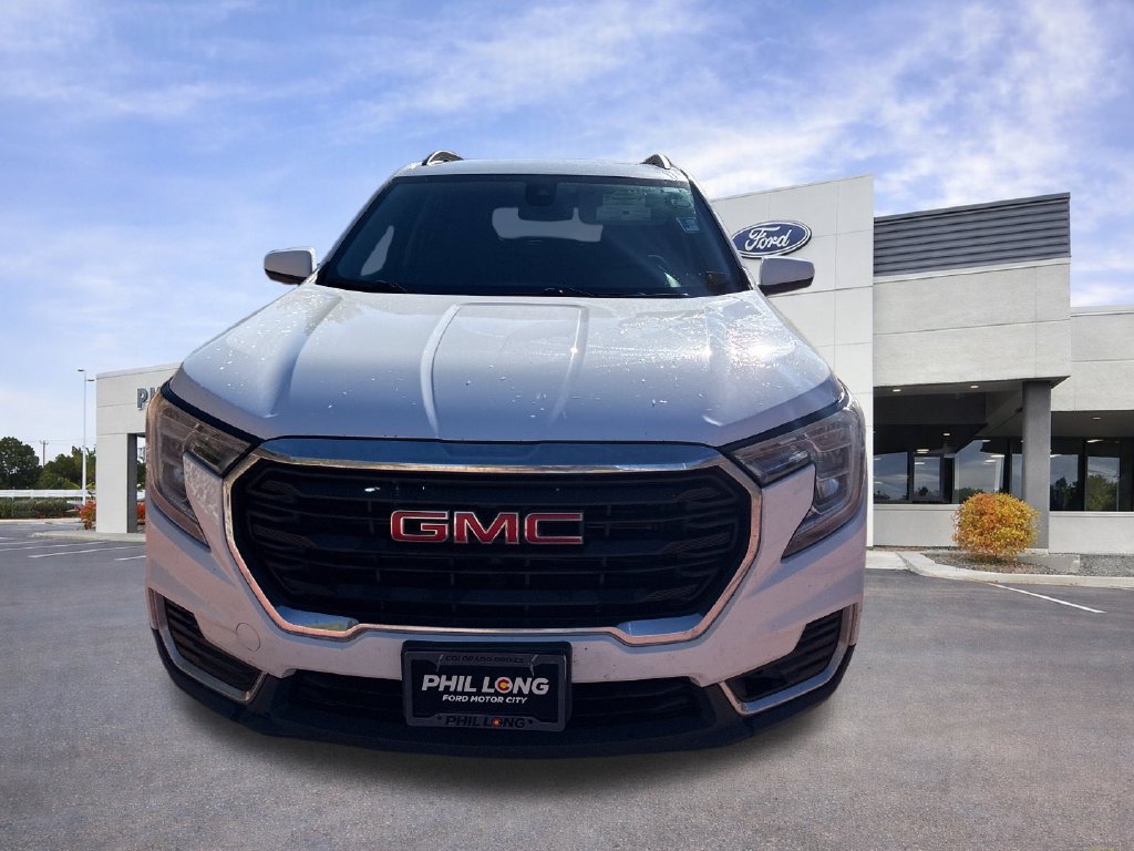 Used 2022 GMC Terrain SLE w/ Driver Convenience Package AWD/4WD image 2