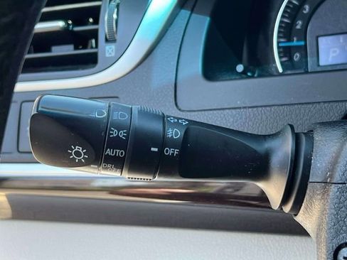 Used 2013 Toyota Camry XLE image 18