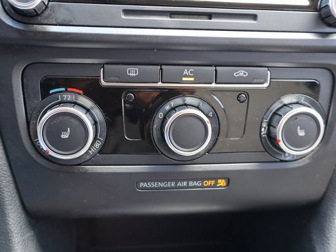 Used 2011 Volkswagen Jetta TDI FWD image 24