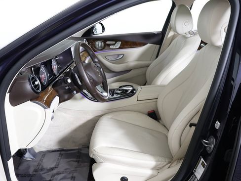 Used 2017 Mercedes-Benz E 300 4MATIC image 33