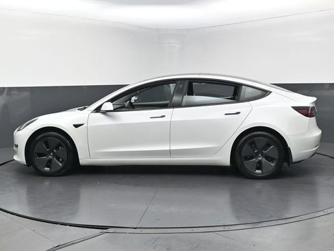 Used 2021 Tesla Model 3 Standard Range Plus image 7