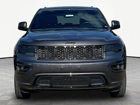Used 2018 Jeep Grand Cherokee Altitude AWD/4WD image 2