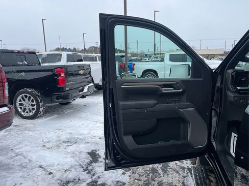 Used 2025 Chevrolet Silverado 1500 High Country image 20