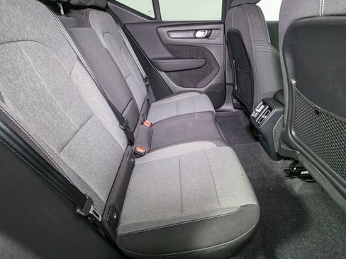 Used 2025 Volvo XC40 B5 Core image 19