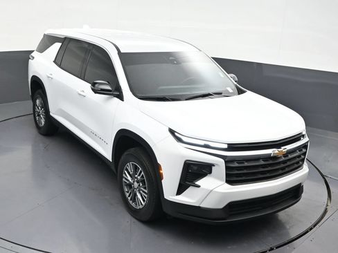 Used 2024 Chevrolet Traverse LS FWD image 22