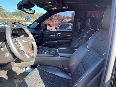 Certified 2023 Cadillac Escalade ESV Sport Platinum w/ LPO, ONYX Package image 9