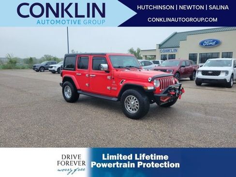 Used 2018 Jeep Wrangler Unlimited Sahara AWD/4WD image 1