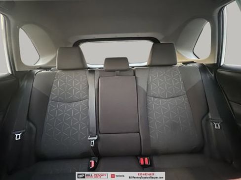 Used 2020 Toyota RAV4 XLE w/ Convenience Package image 18