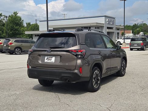 Certified 2025 Subaru Forester Premium AWD/4WD image 6