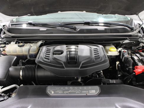 Used 2024 Jeep Wagoneer Series III w/ Premium Group I AWD/4WD image 46