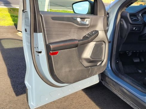 Used 2025 Ford Escape ST-Line w/ Cold Weather Package image 11