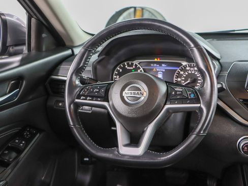 Used 2021 Nissan Altima 2.5 SV w/ SV Premium Package FWD image 12
