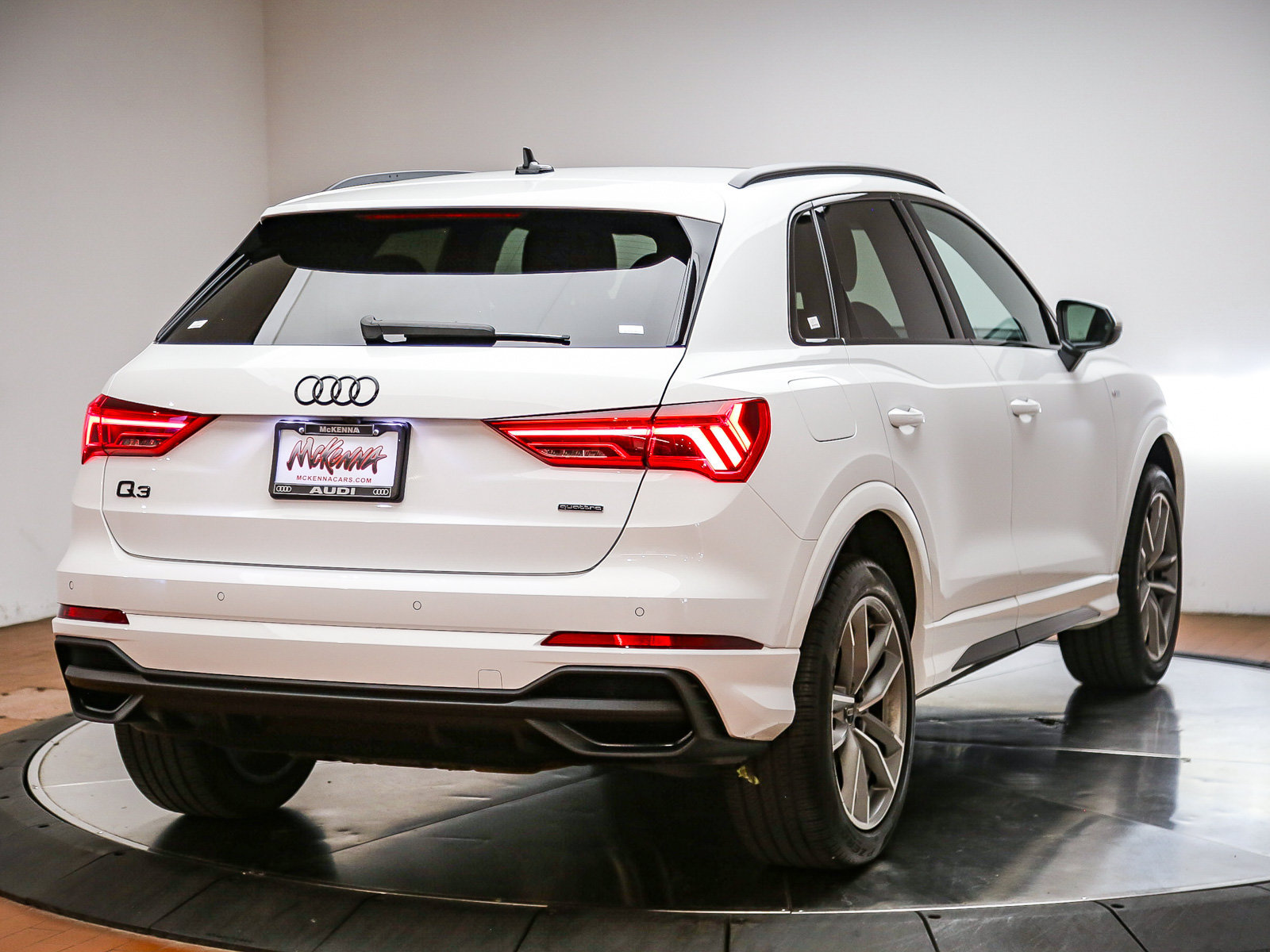 Certified 2023 Audi Q3 2.0T Premium w/ Black Optic Sport Package AWD/4WD image 7