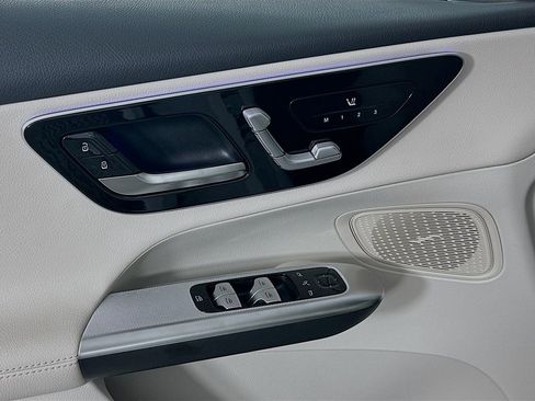 Certified 2026 Mercedes-Benz GLC 300 image 17