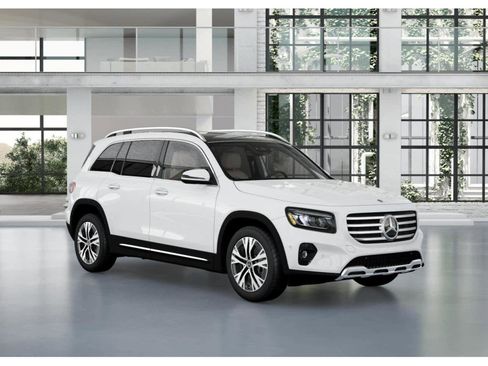 Used 2025 Mercedes-Benz GLB 250 4MATIC image 11