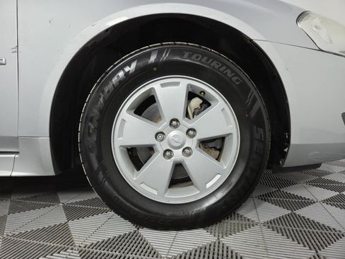 Used 2011 Chevrolet Impala LT FWD image 9