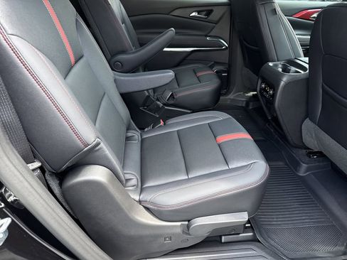 Used 2026 Chevrolet Traverse RS w/ LPO, Floor Liner Package FWD image 15