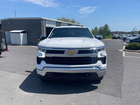 Used 2025 Chevrolet Silverado 1500 LT AWD/4WD image 2