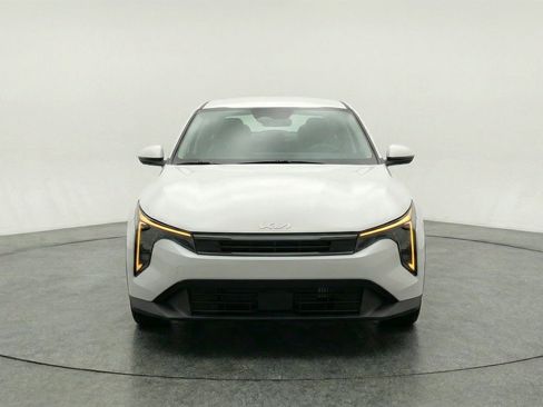 Used 2025 Kia K4 FWD image 2