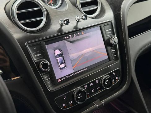 Used 2019 Bentley Bentayga AWD/4WD image 24