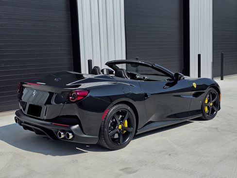 Used 2019 Ferrari Portofino RWD image 6