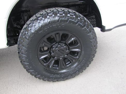 Used 2022 Ford F250 XLT w/ FX4 Off-Road Package image 28