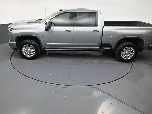 Used 2024 Chevrolet Silverado 2500 High Country w/ Technology Package AWD/4WD image 13