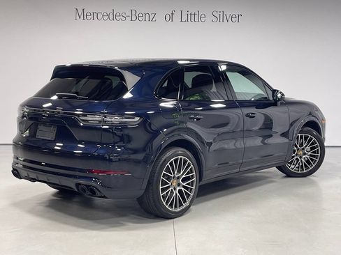 Used 2023 Porsche Cayenne AWD/4WD image 6