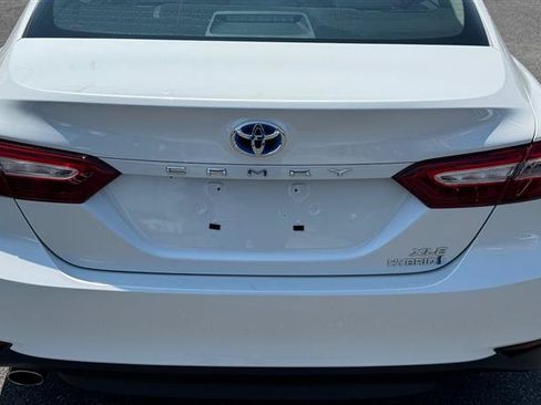 Used 2019 Toyota Camry XLE FWD image 19