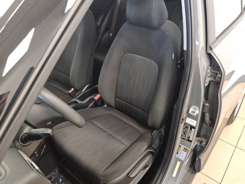 Used 2021 Hyundai Venue SE image 31